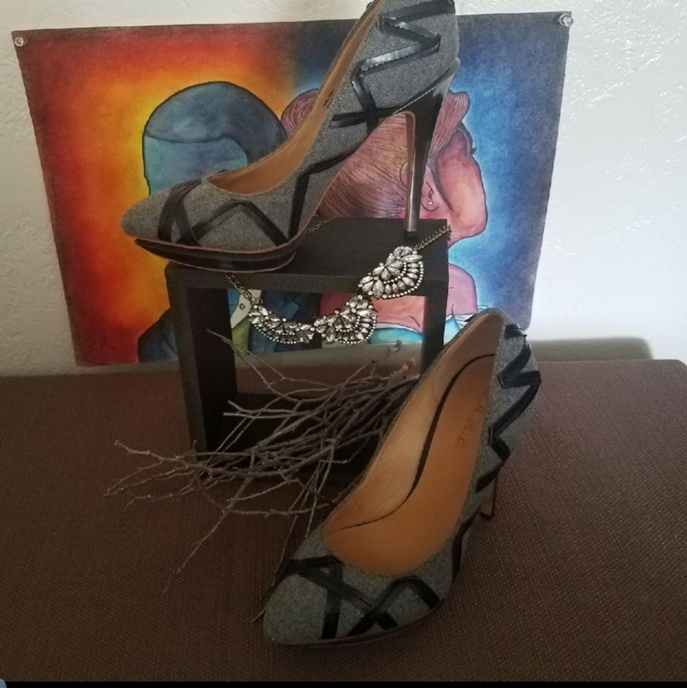 L.A.M.B GRAY HEELS SIZE 7.5 - Picture 7 of 8